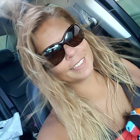 Meet the Posher Brando xoxo - Picture 5 of 8